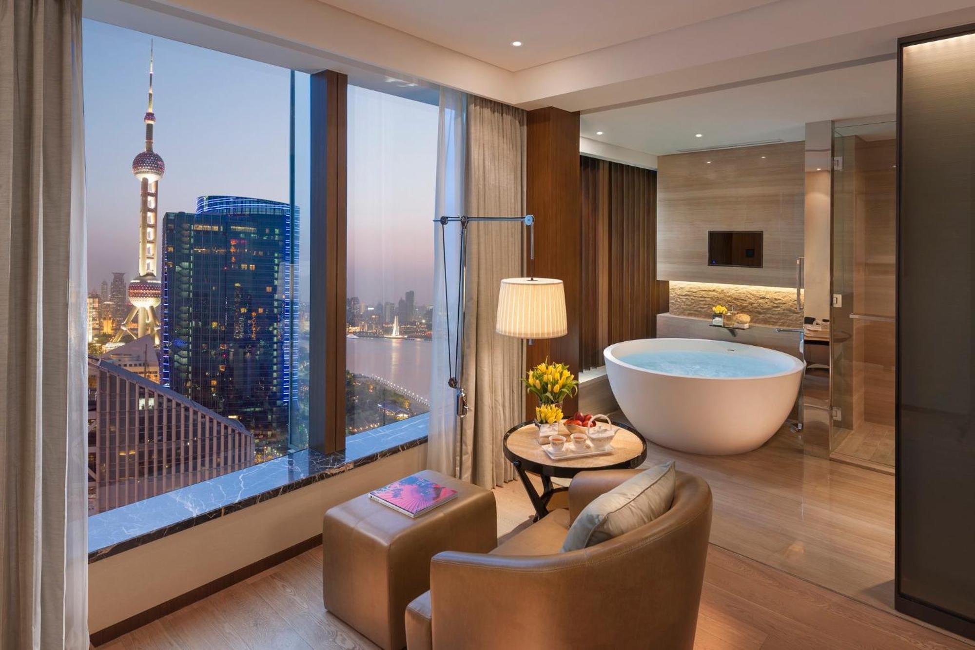 Mandarin River View Room King