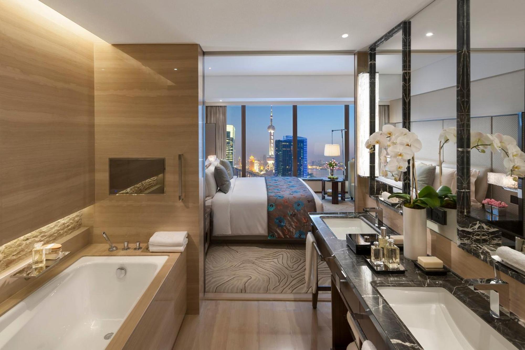 Deluxe River View Room King
