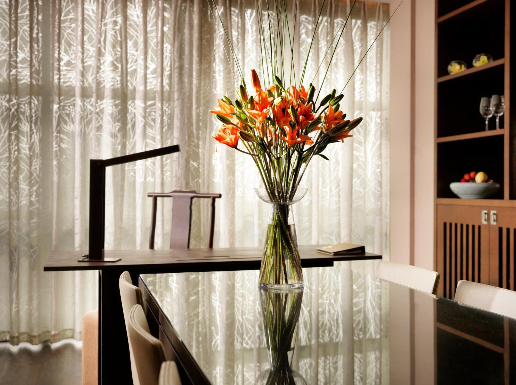 Grand Deluxe King Suite